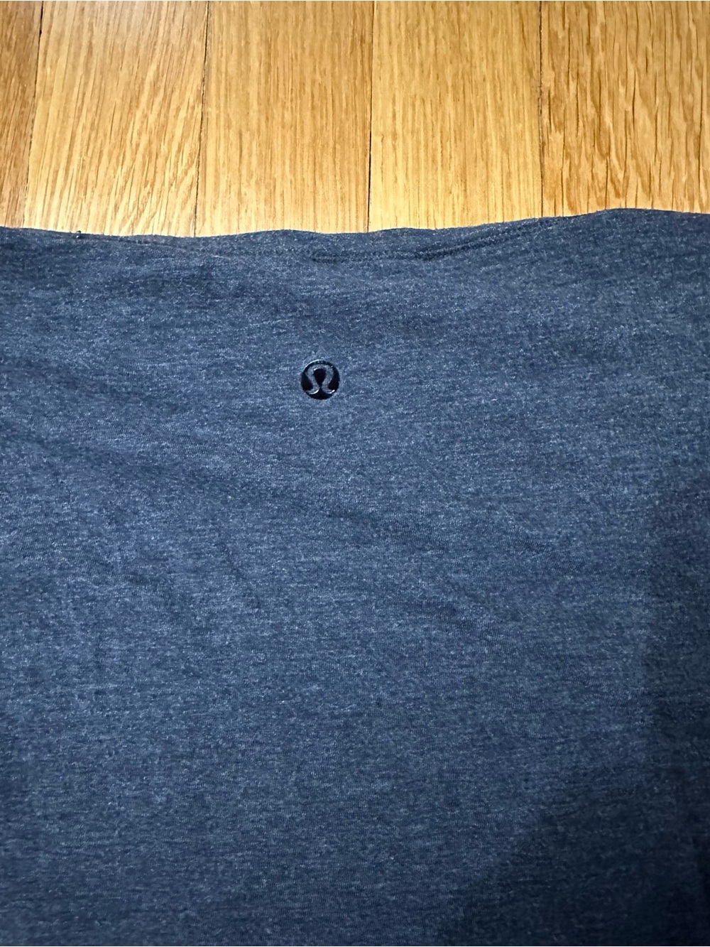 lululemon athletica Scoop Neck Short Sleeve Tee - Charcoal PTP 16.5 - Picture 2 of 4